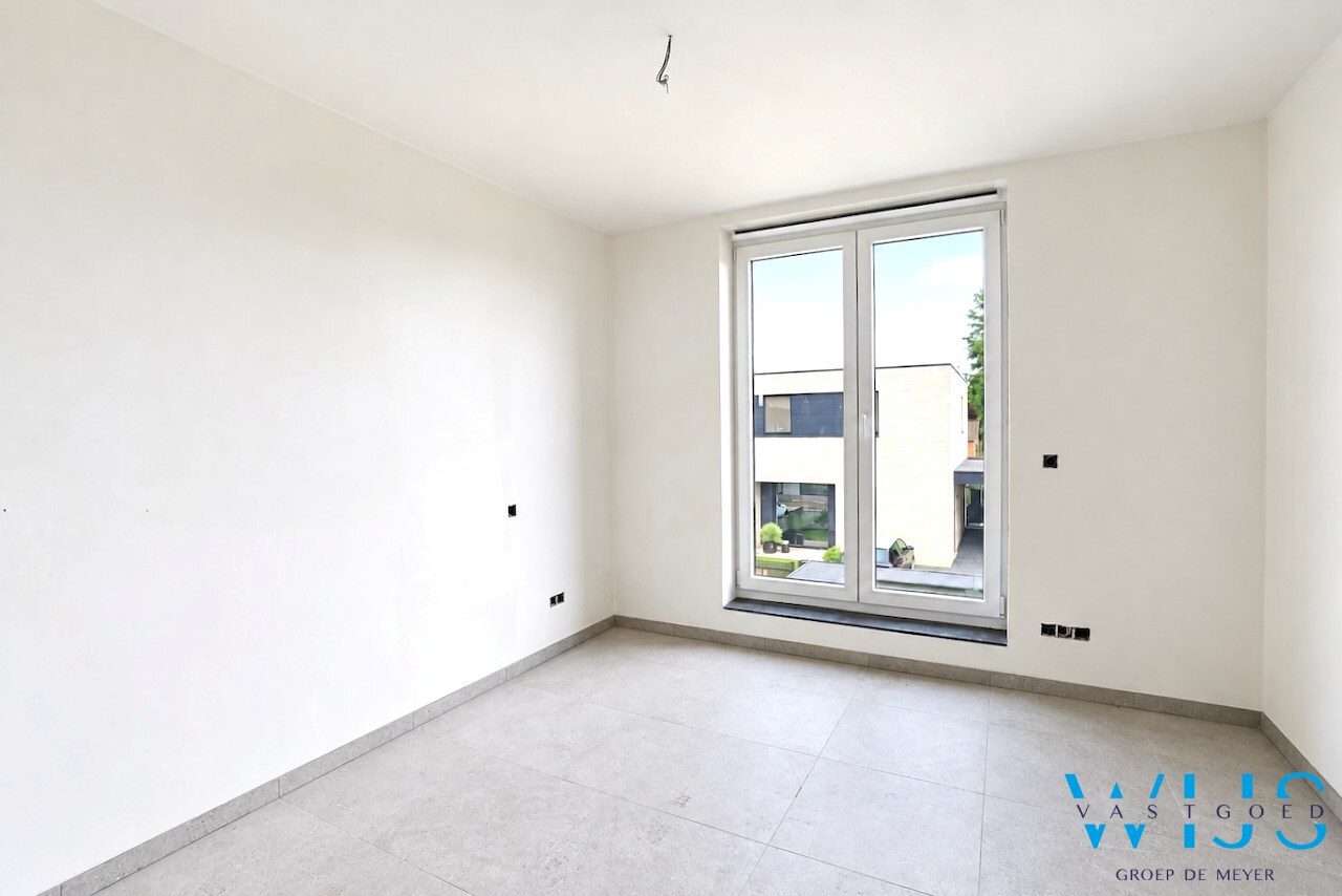 Nieuwbouw in aangename woonwijk te Oosteeklo ! 
