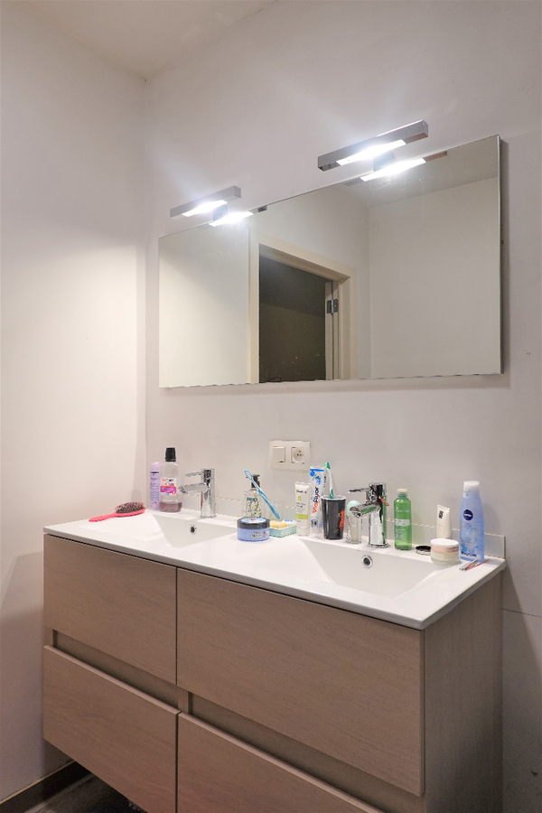 Modern duplex-appartement met garage te Snellegem 