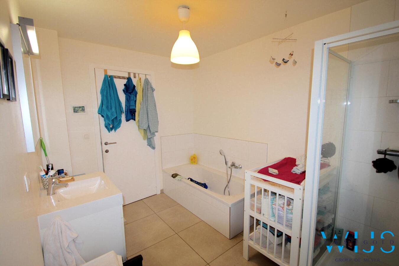 Ruime nieuwbouwwoning met ZUIDgerichte tuin te ERTVELDE 