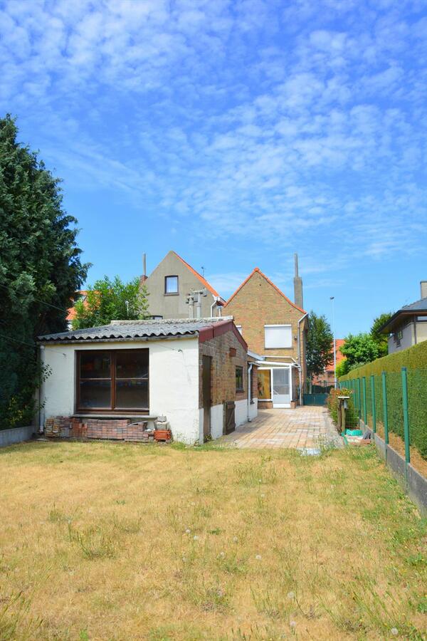 Zonnige charmante half-open woning 