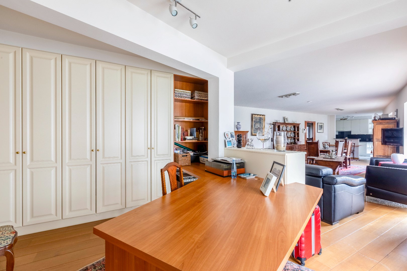 Gunstig gelegen  2-slp. app. met terrassen en garage nabij Gent Sint-Pieters 