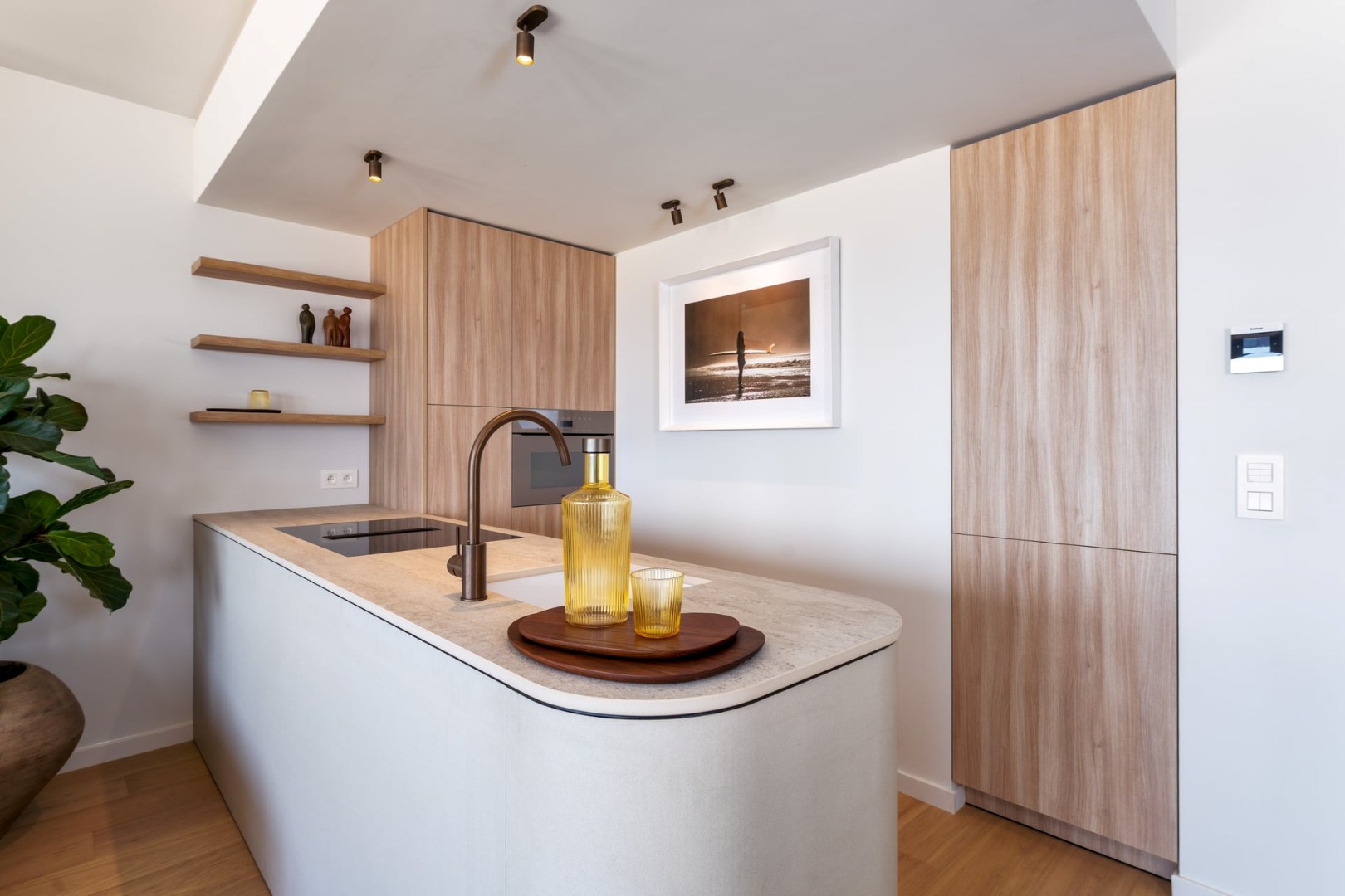 APPARTEMENT HAUT DE GAMME DE 2 CHAMBRES AVEC TERRASSE ET VUE SUR MER 