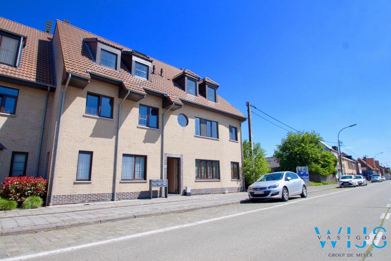 Gezellige 2 slaapkamerduplex mét garage 