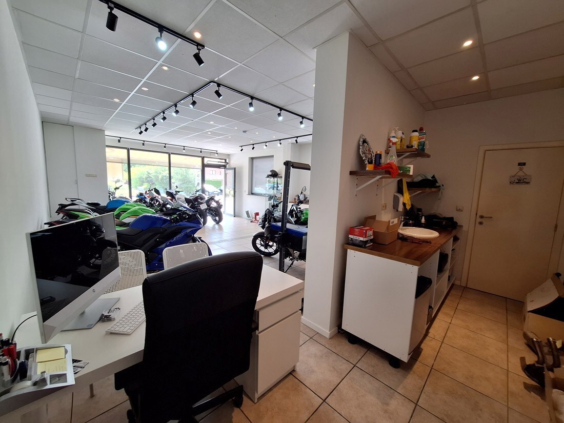 Centraal gelegen handelspand te Genk 