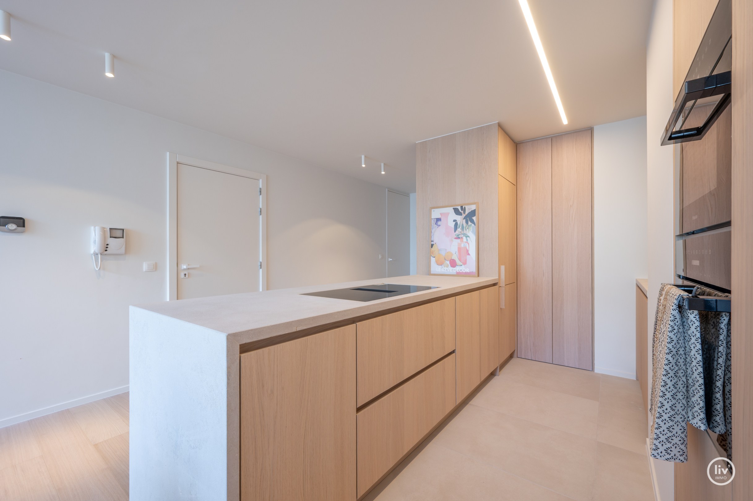 Appartement en duplex de luxe avec mezzanine, idéalement situé dans l'avenue Nellens à Knokke (avec possibilité d'acheter un box garage double intégré) 