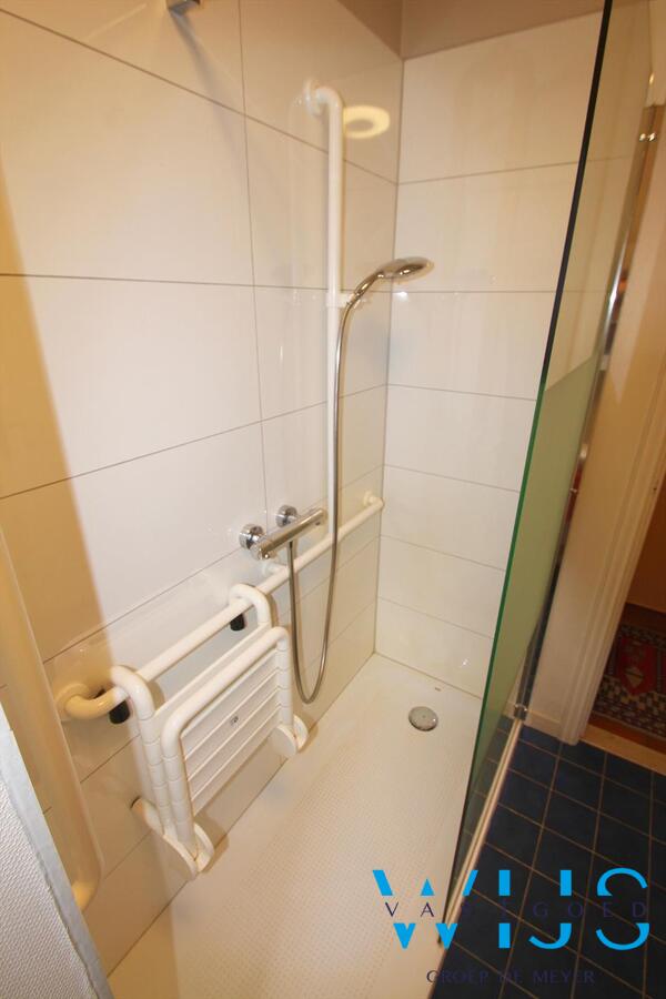 Op te frissen bungalow op een prachtig perceel van 960 vierkante meter te Oostakker ! 