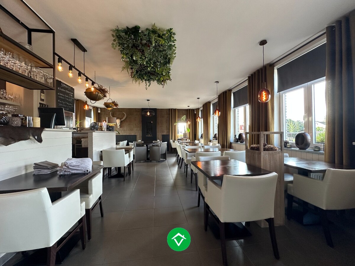 Combinatie wonen &amp; werken: horecazaak met woonst in Eernegem 