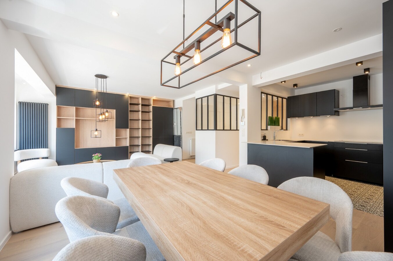 Recent gerenoveerd appartement met adembenemend zeezicht aan het Albertstrand. 