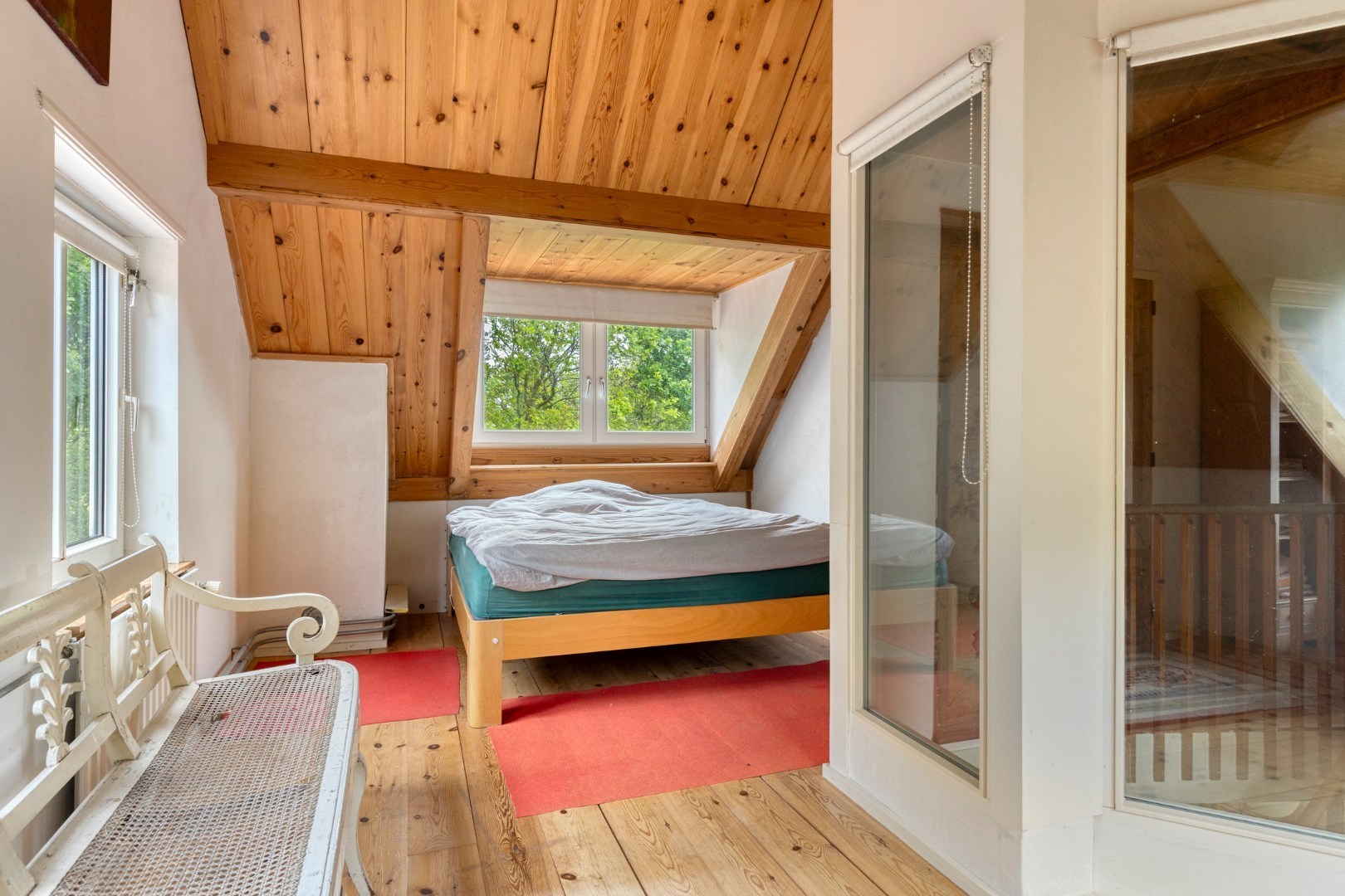 TE KOOP: Kampweg 11 te Burgh-Haamstede. Een plek als deze komt zelden beschikbaar: een unieke combinatie van wonen tegen de duinen aan en nabij het strand en nabij de boswachterij op één van de meest 