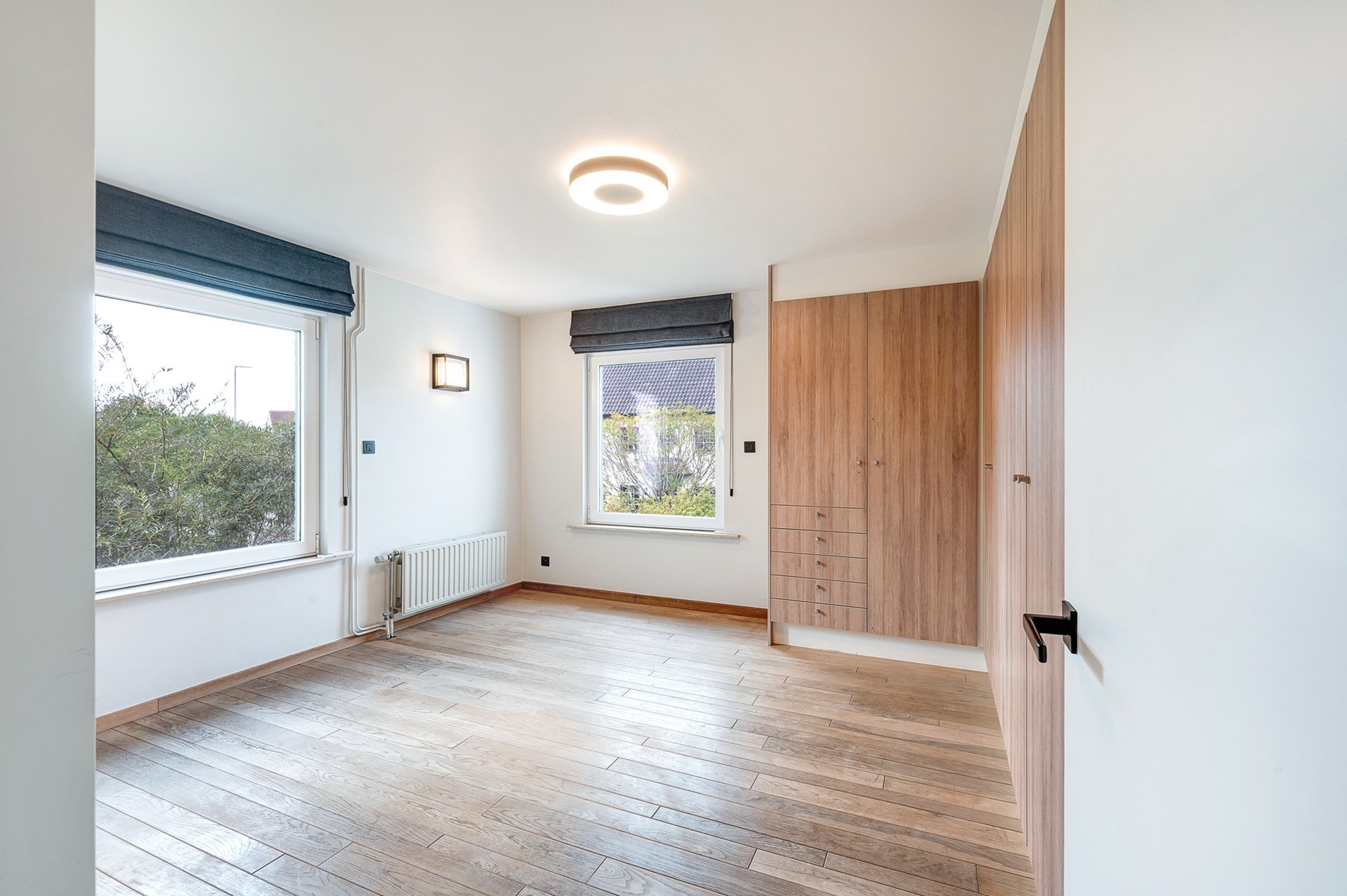 Schitterende villa met zwembad gelegen in residentiële wijk te Knokke. 