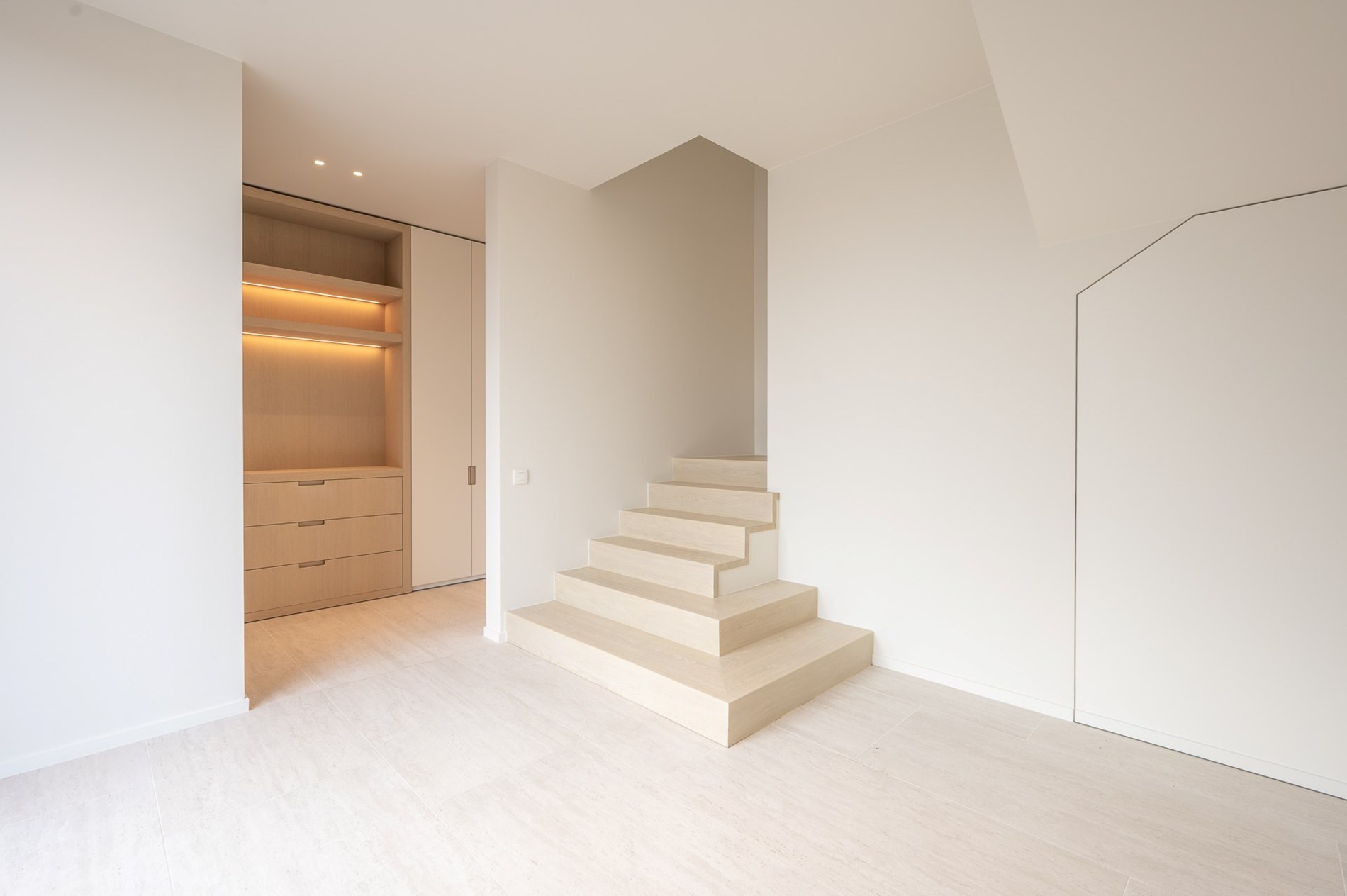 Luxueuze volledig afgewerkte nieuwbouwvilla gelegen aan de rand van het Zoute. 