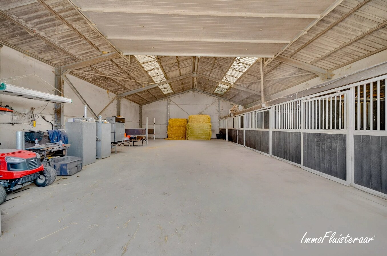 Professionele accommodatie op ca. 3,5Ha te Amougies (Henegouwen). 