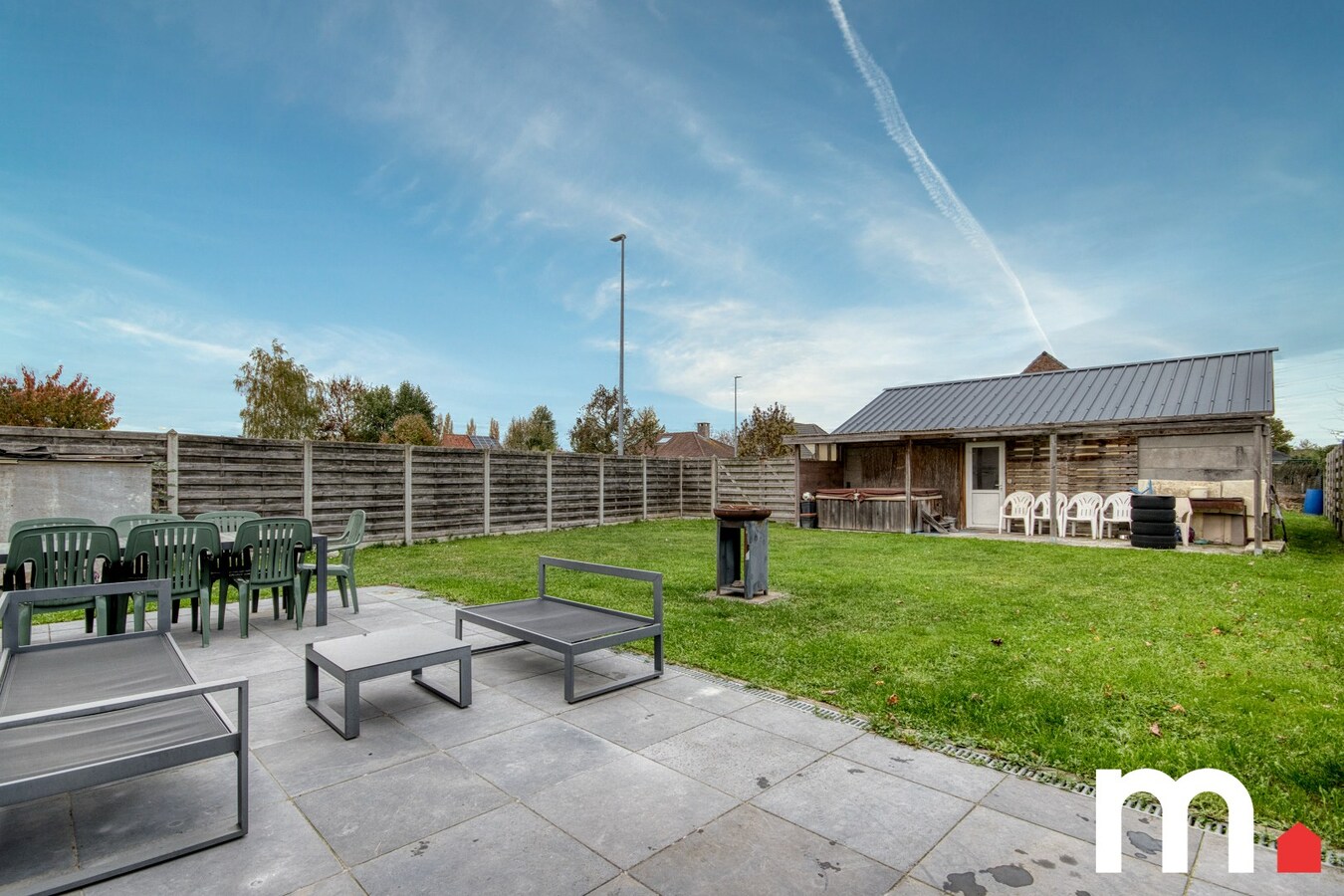 HOB op 734m² met uitweg achteraan EPC B  en multifunctionele ruimte van 48m² te Izegem! 