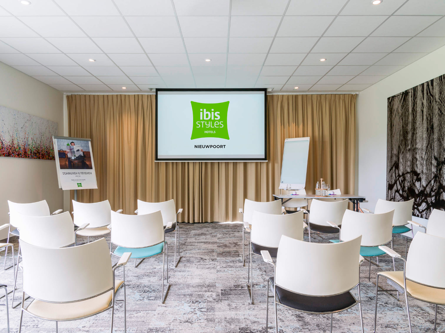 Modern hotel met binnenzwembad in Nieuwpoort! 