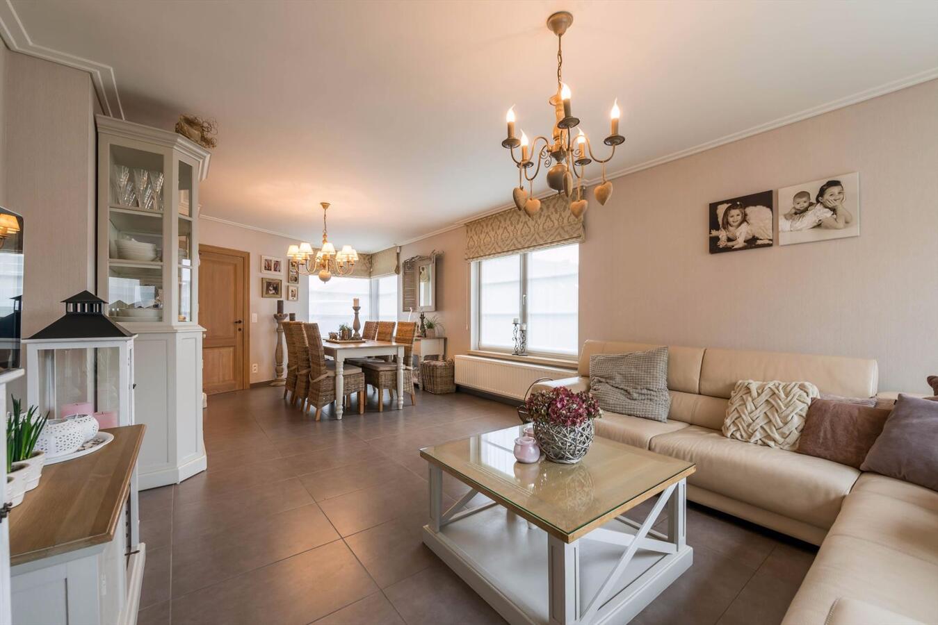 Prachtig afgewerkte halfopen woning met 3 slaapkamers 