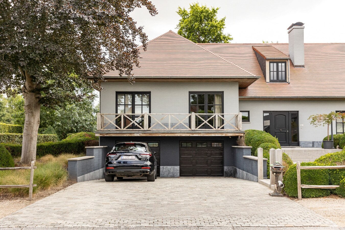 Prachtige landelijke villa met gezinstuin en graslanden op 32.558m² 