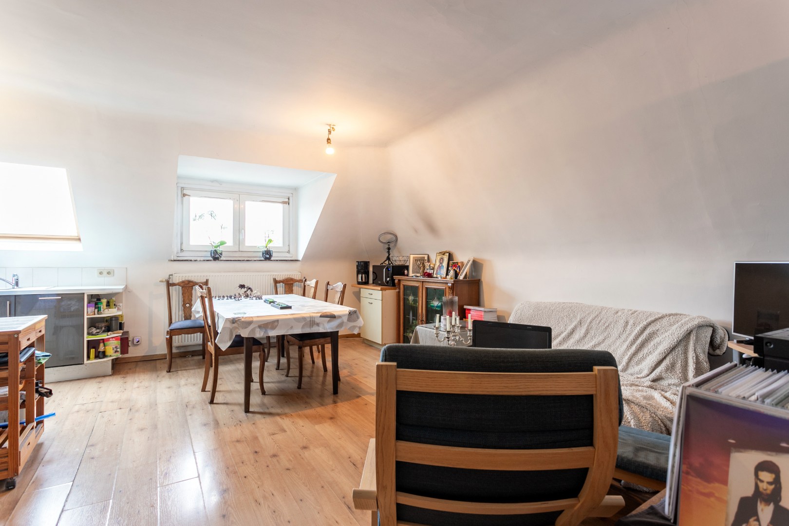 opbrengsteigendom: commercieel glv en 3 appt 