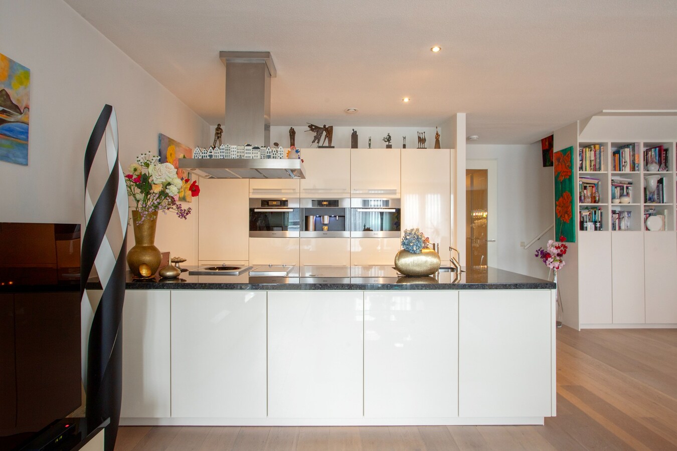 Wonen in het hart van Bladel, met ruimte, comfort en een royaal terras in misschien wel het mooiste appartement van Bladel. 