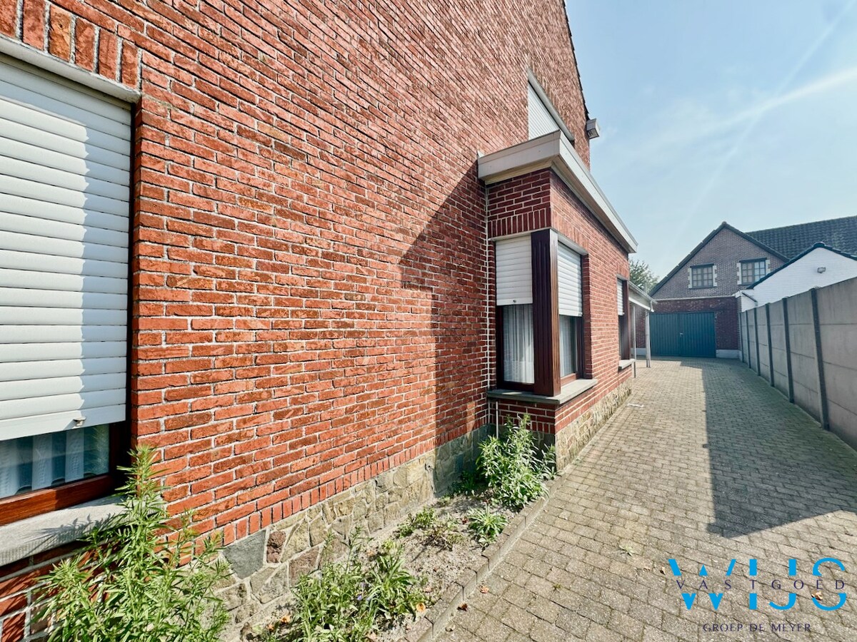 Stevig woonhuis centraal in Ertvelde ! 