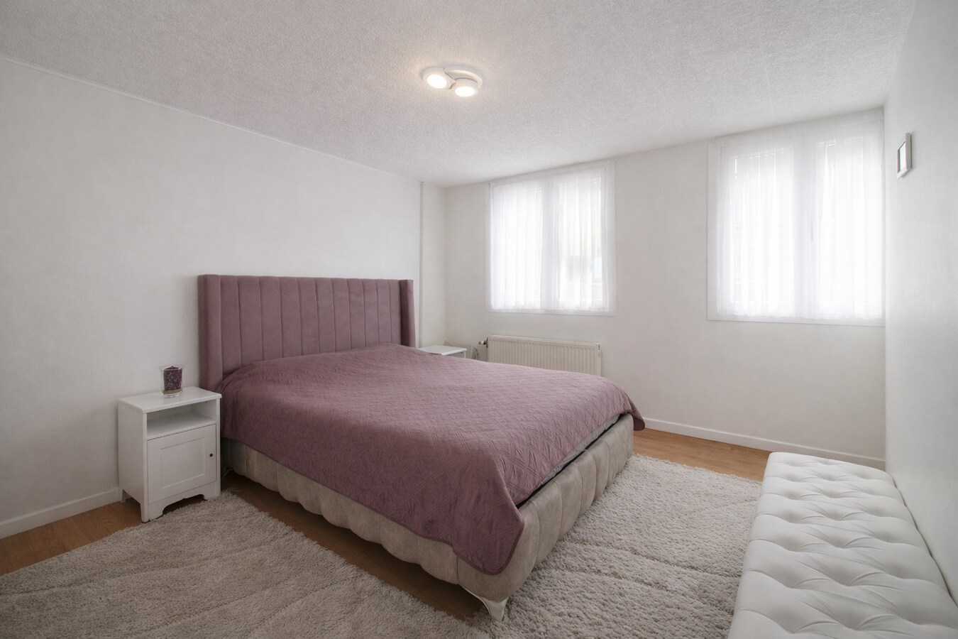 Te koop: Centraal gelegen stadswoning met drie slaapkamers en dakterras in hartje Sint-Niklaas! 