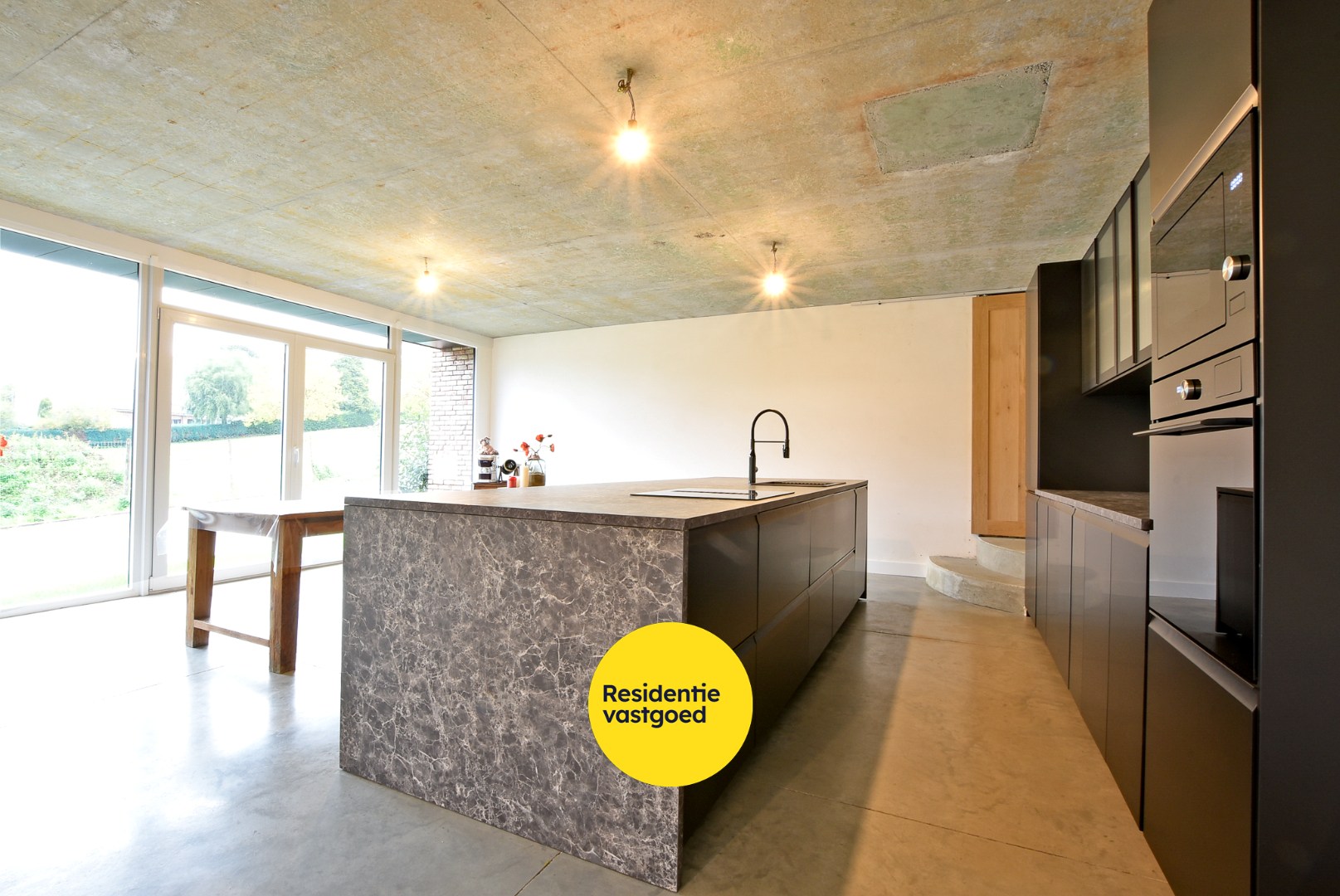 Halfopen nieuwbouwwoning aan de voet van de Zwarte Berg 