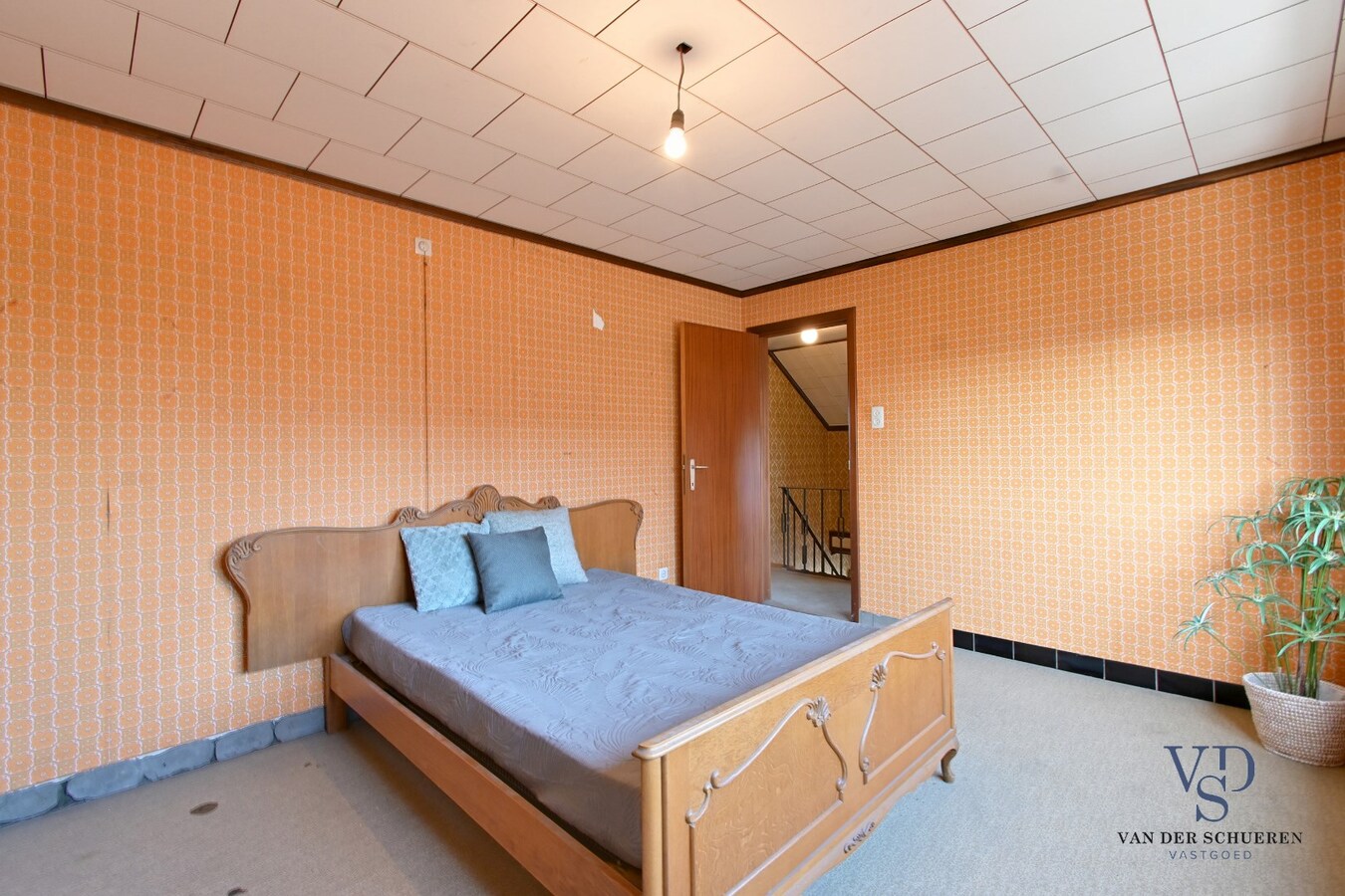 Te renoveren eigendom op gunstige ligging 