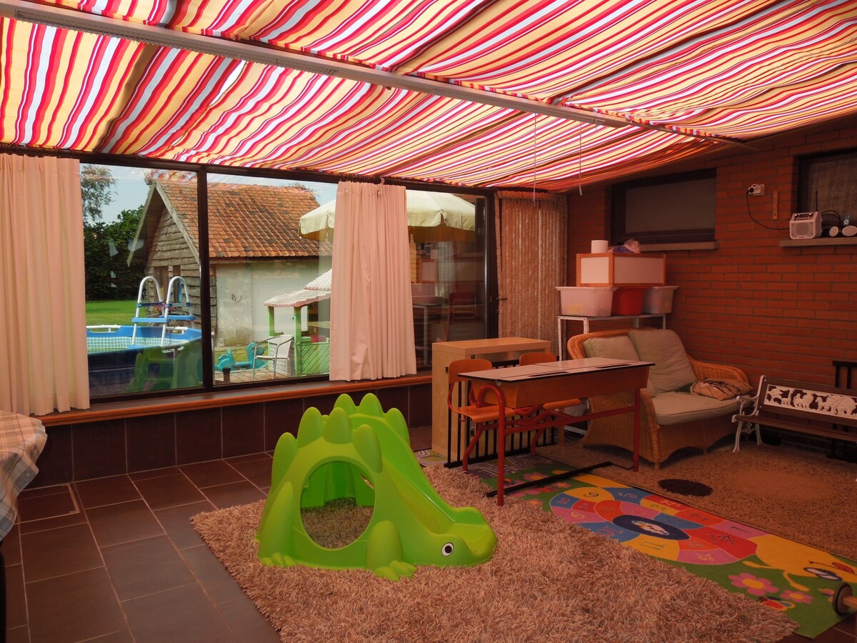 Alleenstaande woning met grote tuin 