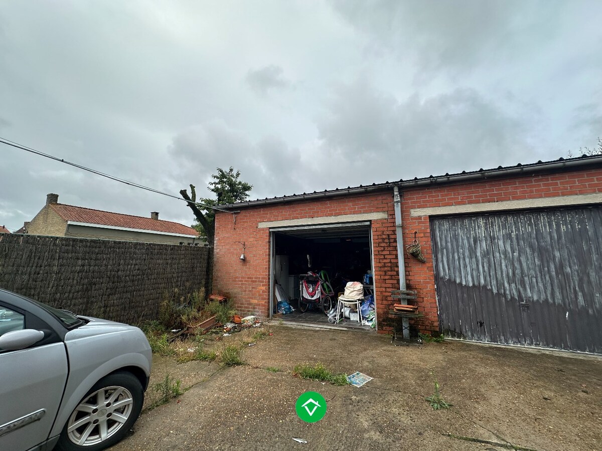 Charmante starterswoning met garage op toplocatie te Koekelare 