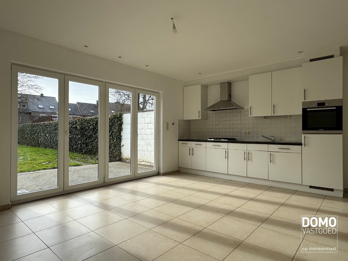 Ruime woning met tuin, garage en 3 slaapkamers vlakbij centrum Hasselt 