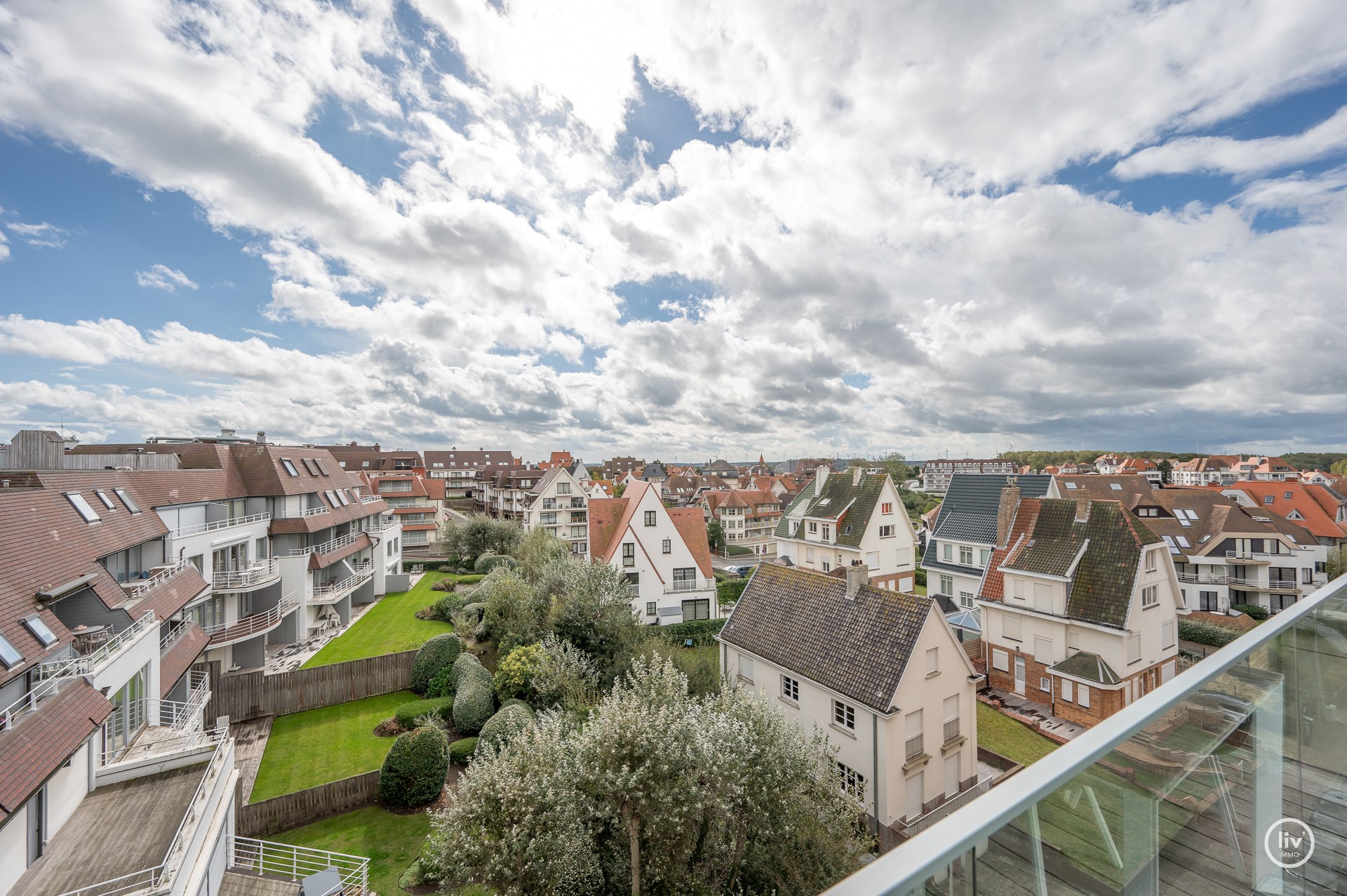 Luxueuze mezzanine van ca. 215 m² met open zichten op toplocatie in Duinbergen 