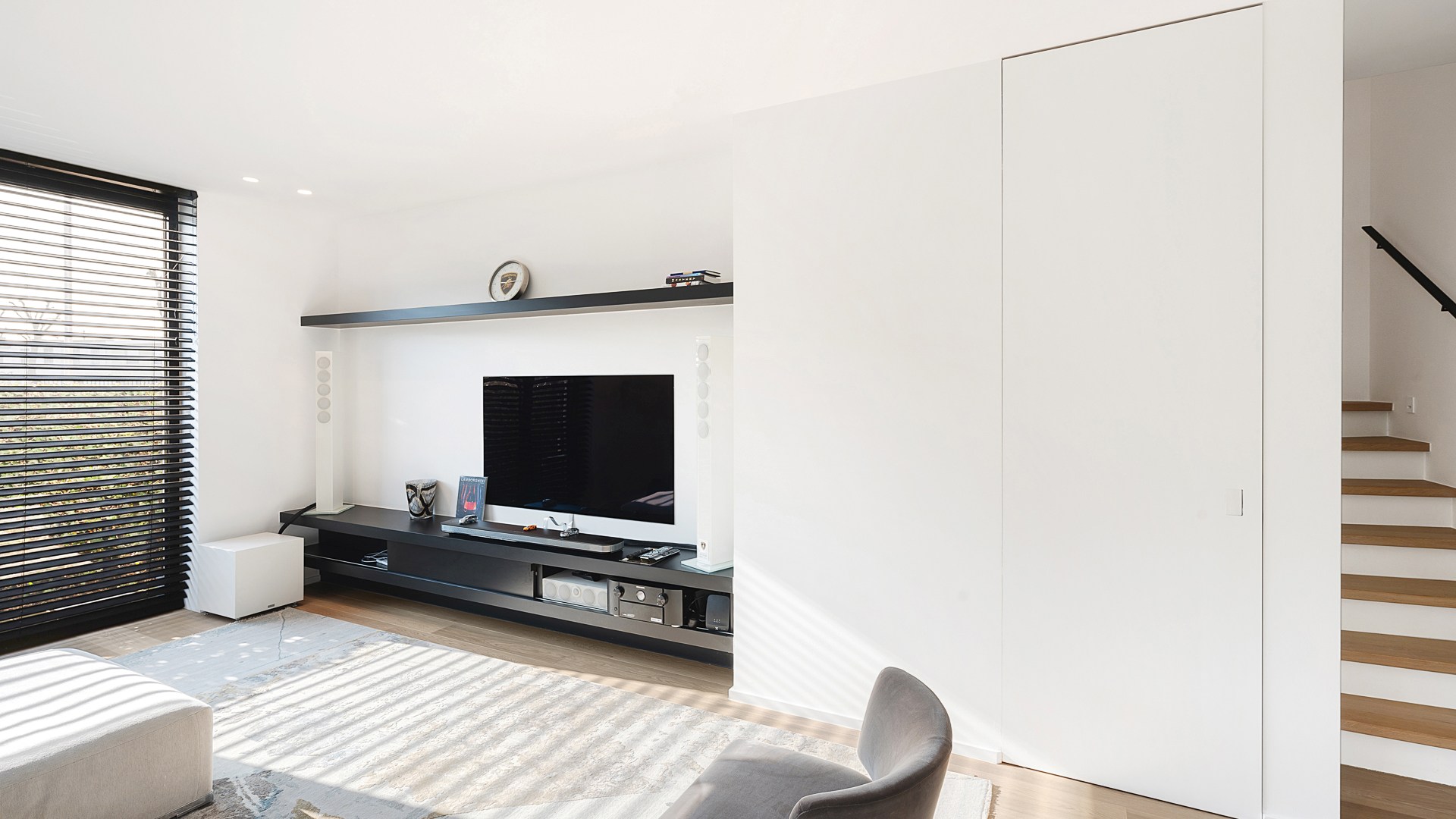 Centraal gelegen 3-gevelwoning in hedendaagse stijl – Bouwjaar 2014 