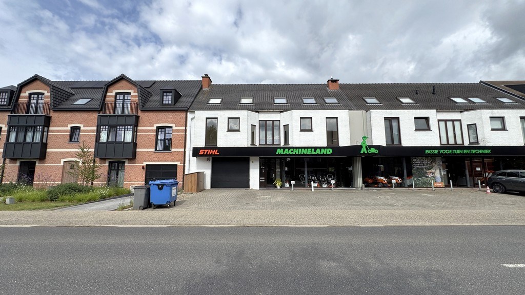 Instapklaar kantoor te huur nabij N12 in Schilde