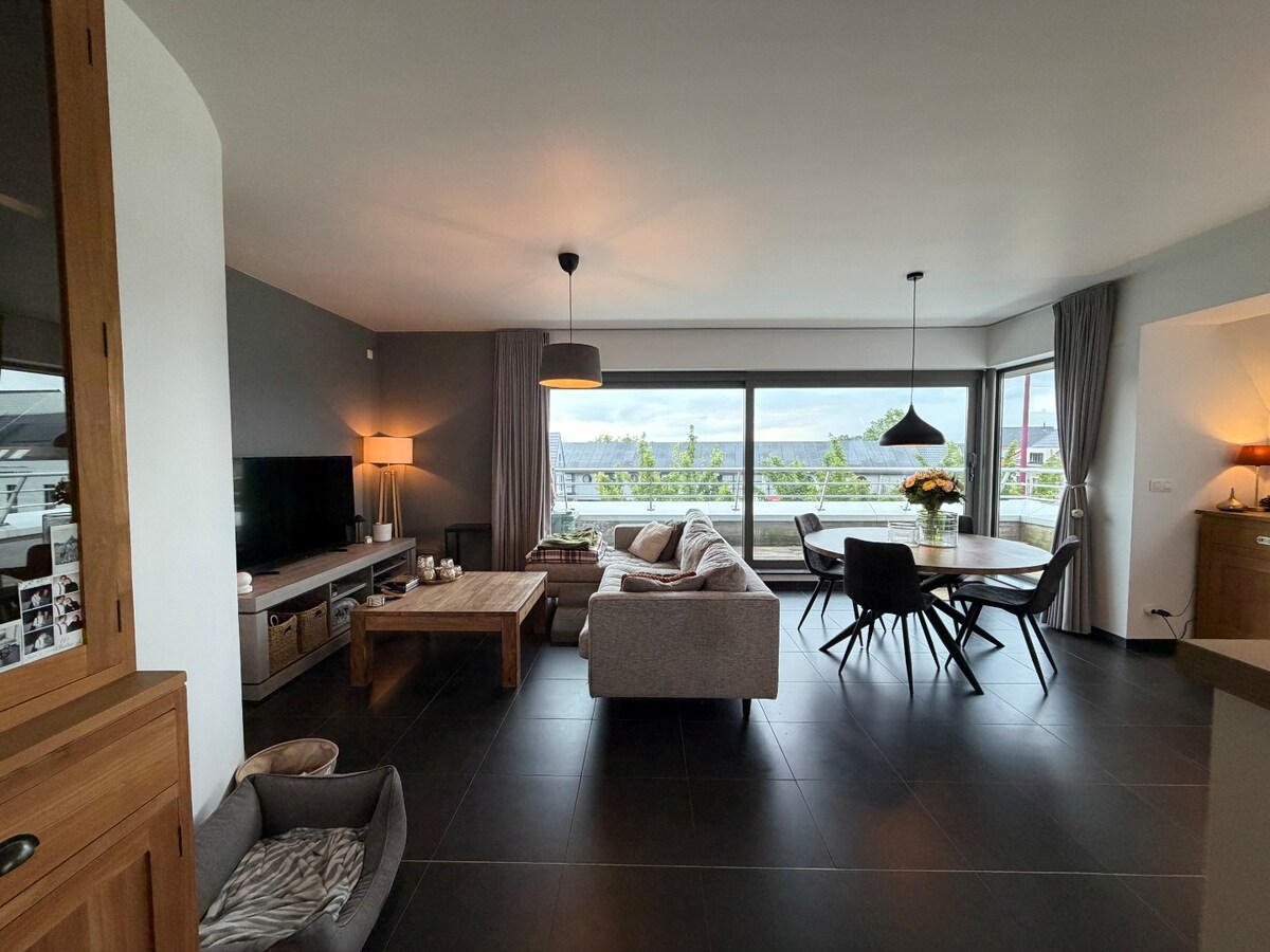 Luxueus dakappartement te Asper. 