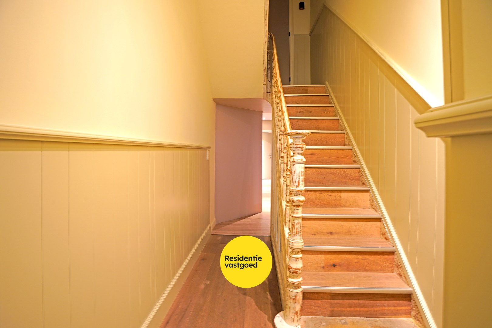 Gerenoveerde herenhuis (2025) in winkelstraat van Nieuwpoort-stad op 161 m². 