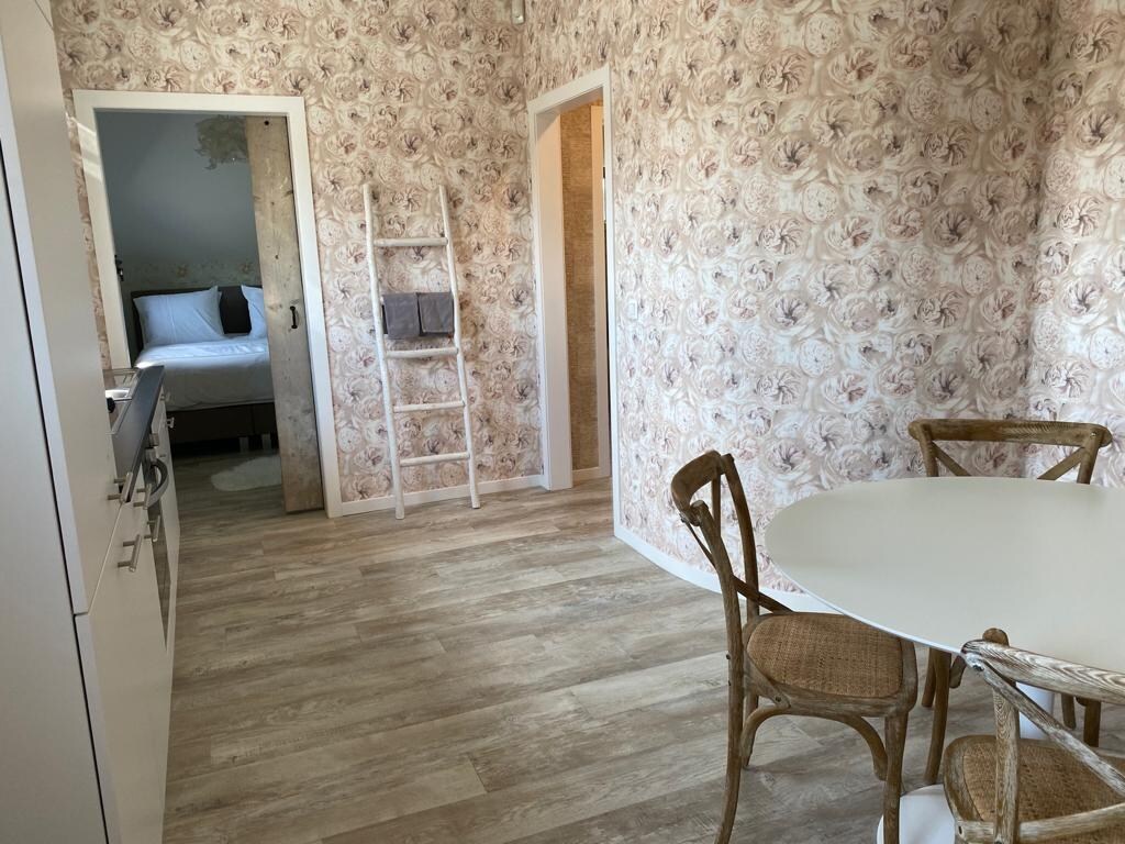 Schitterend horecapand met privé parking en vakantiewoning 