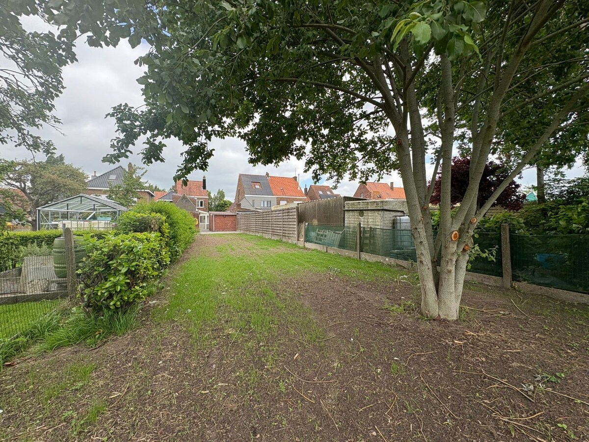 Woning met 2 slaapkamers en garage te Koekelare 