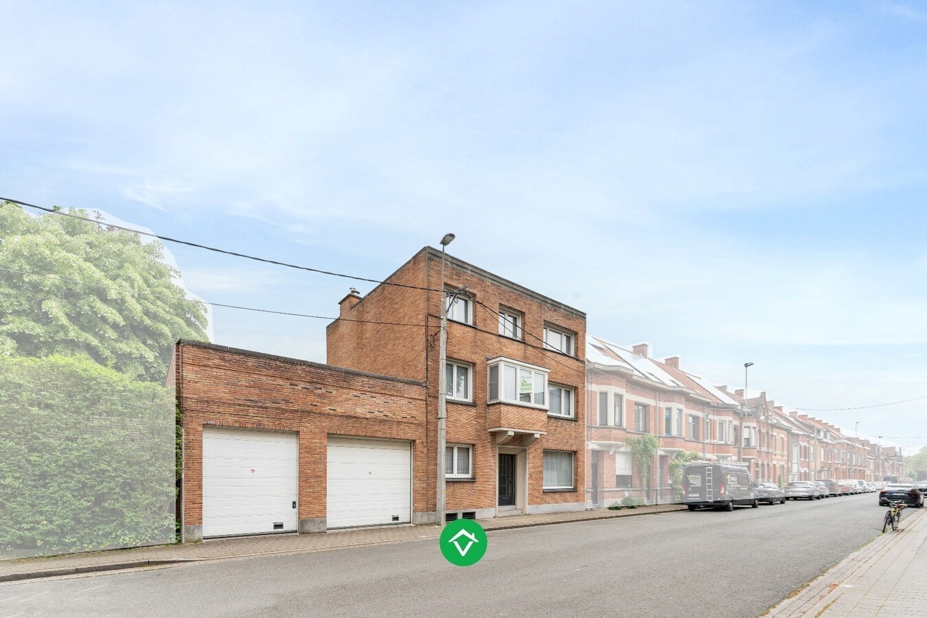 Ruime woning met 7 slaapkamers en loods (320m²) in centrum Roeselare 