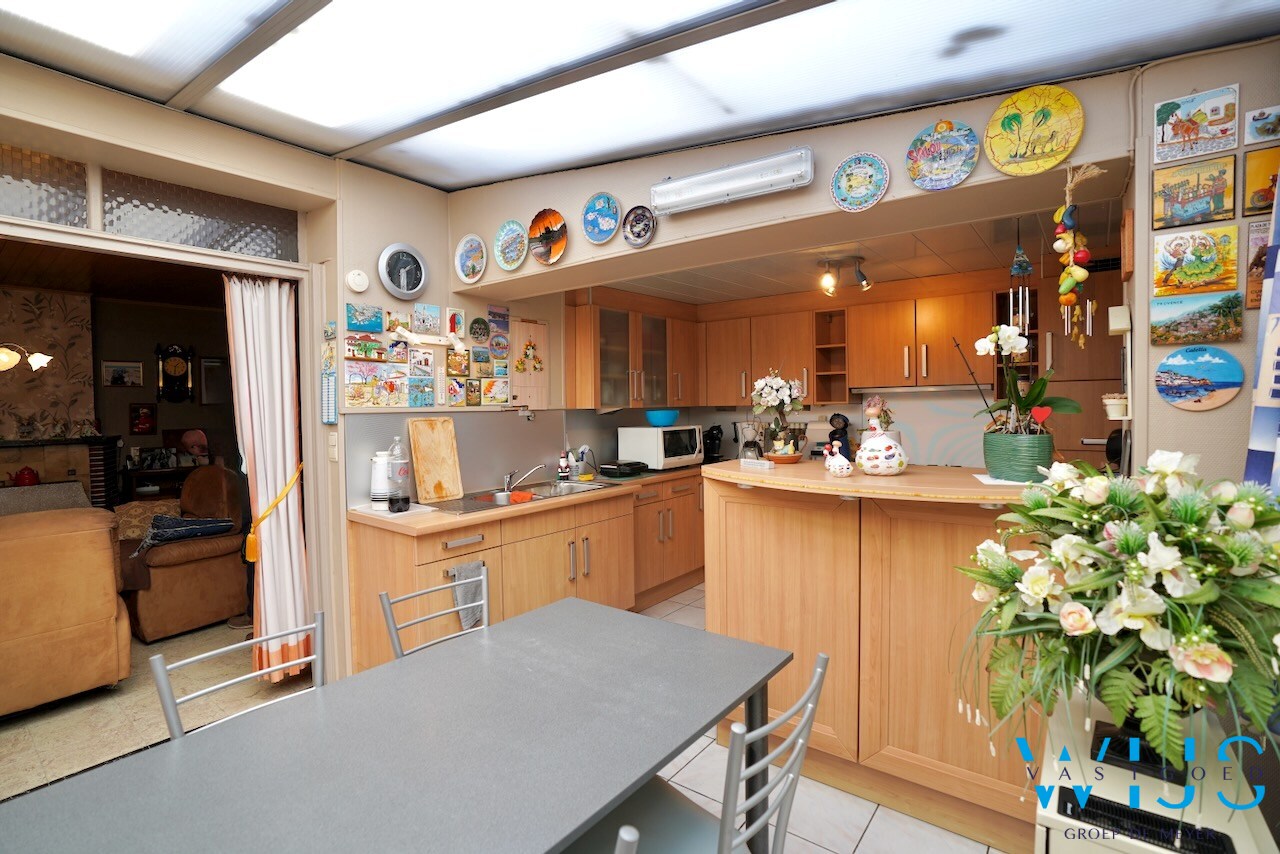 Interessante te renoveren woning met 4 slaapkamers in het centrum van Destelbergen 