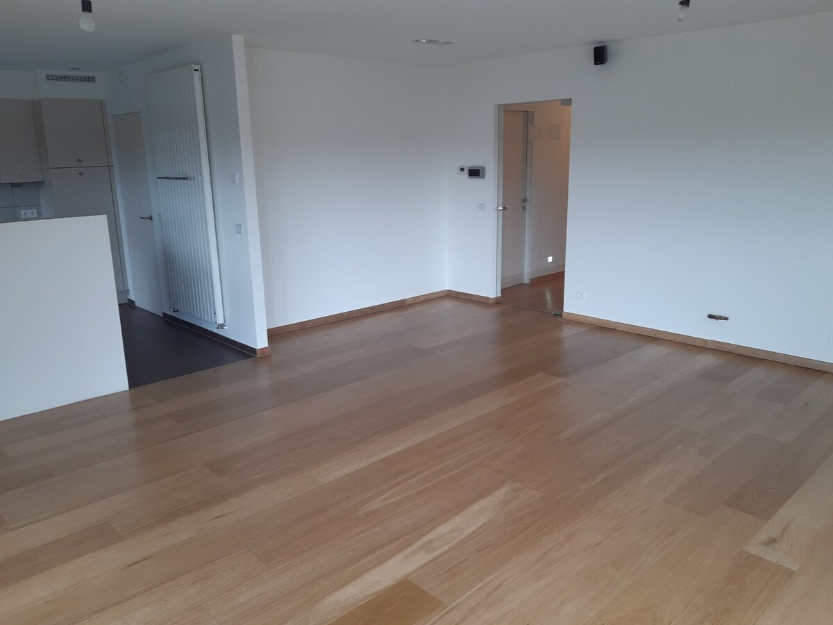 Exceptioneel appartement in hartje Dikkelvenne. 