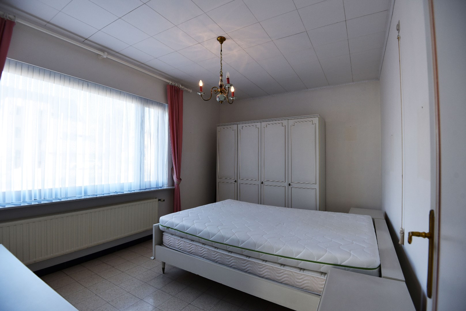 Open bebouwing (bungalow) met 3 slaapkamers en tuin te Adegem 