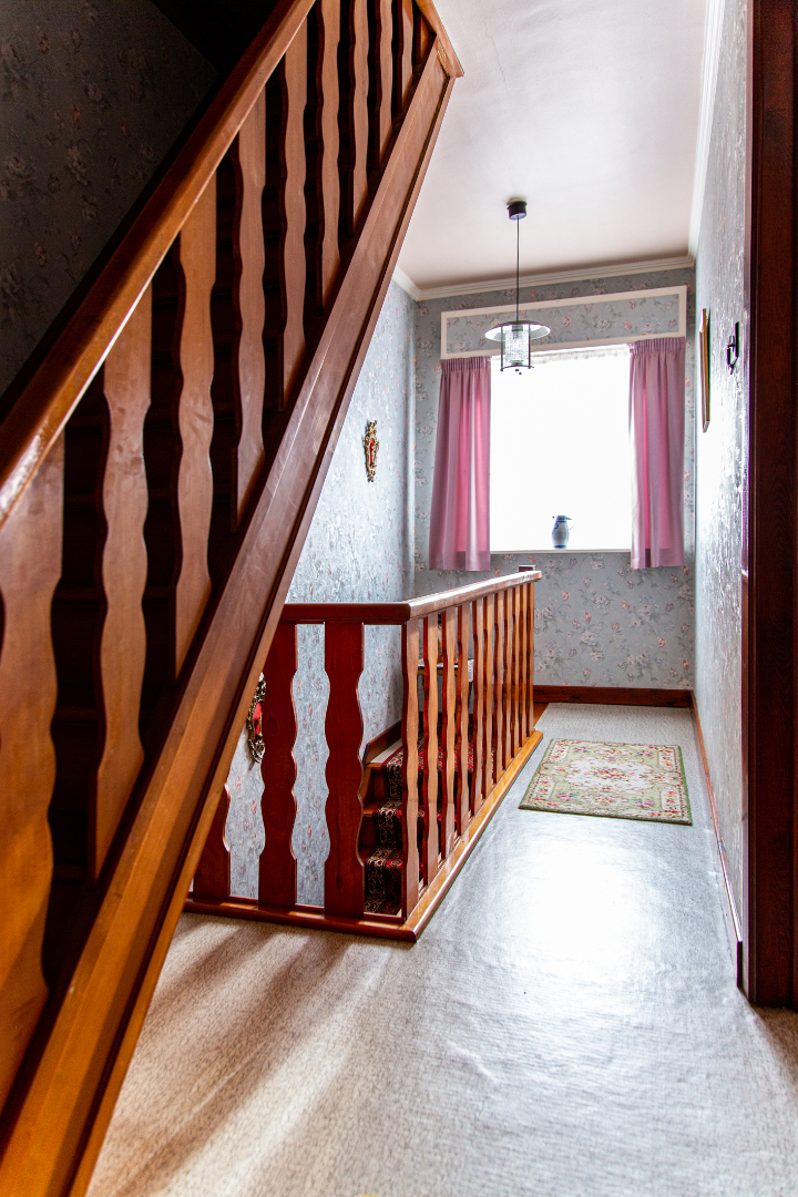 Op te frissen HoB met 3 slpks, rustig gelegen te Adegem 