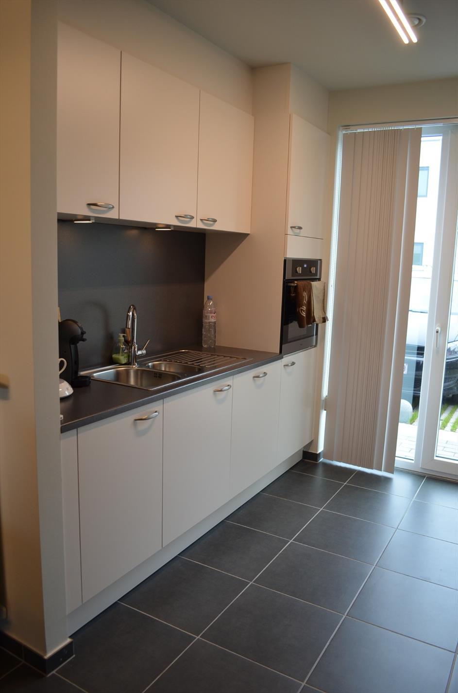 Nieuwbouw met 3 slaapkamers, 2 parkeerplaatsen te centrum Maldegem 