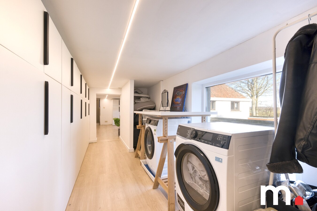 Top gerenoveerde halfopen woonst met ruime tuin te Waregem ! 