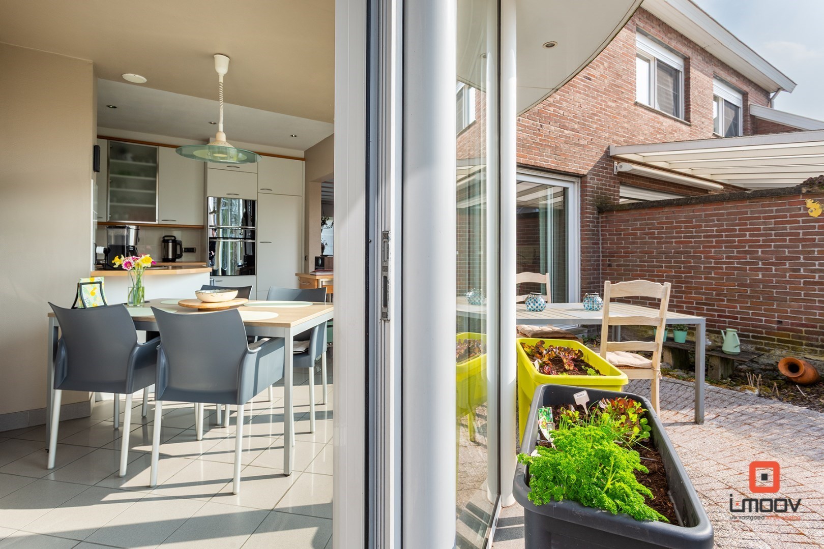 Instapklare, lichtrijke en ruime gezinswoning met 4 slaapkamers en grote tuin! 