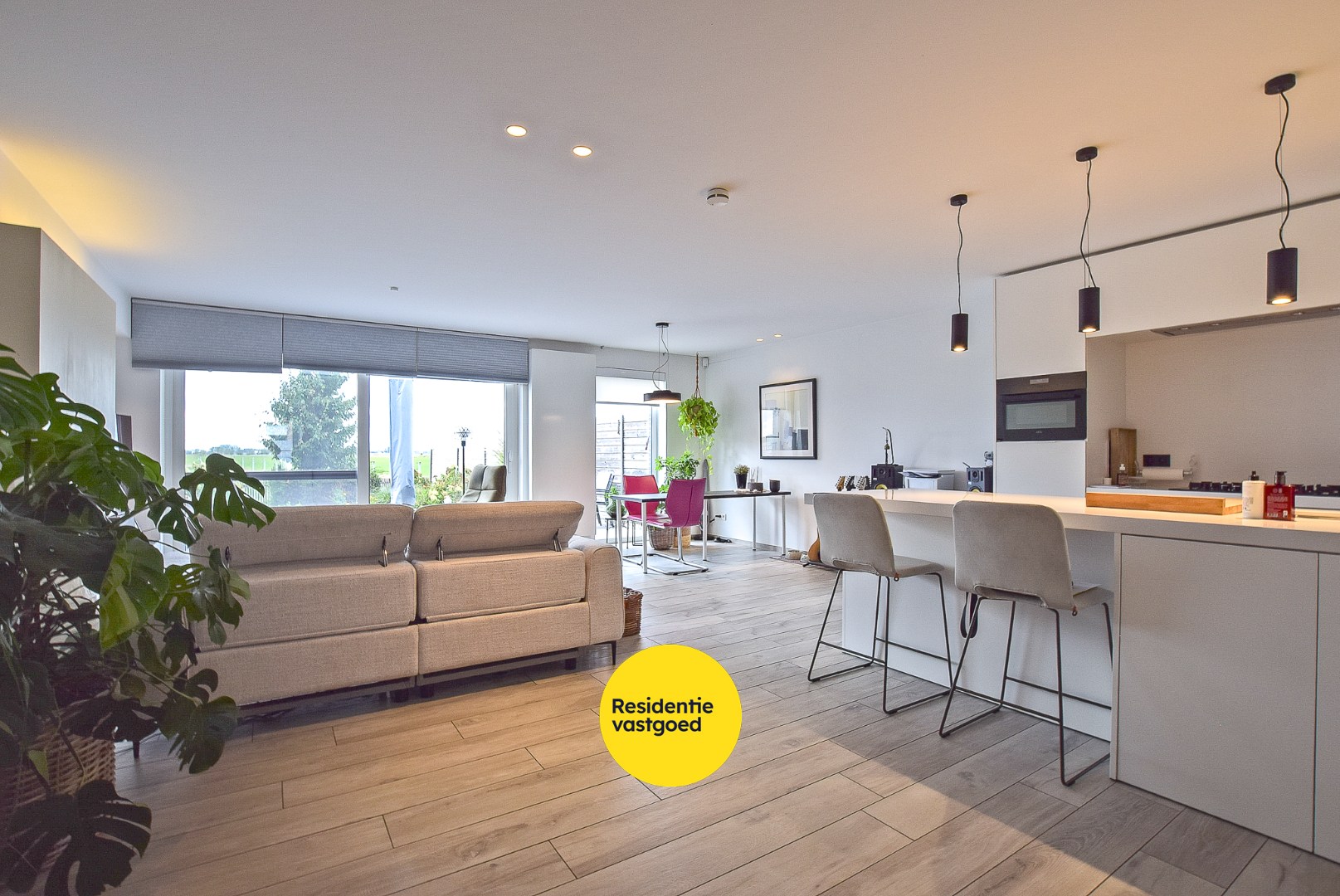 Moderne woning (2018) te Ramskapelle met 3 slaapkamers, garage en verzichten. 