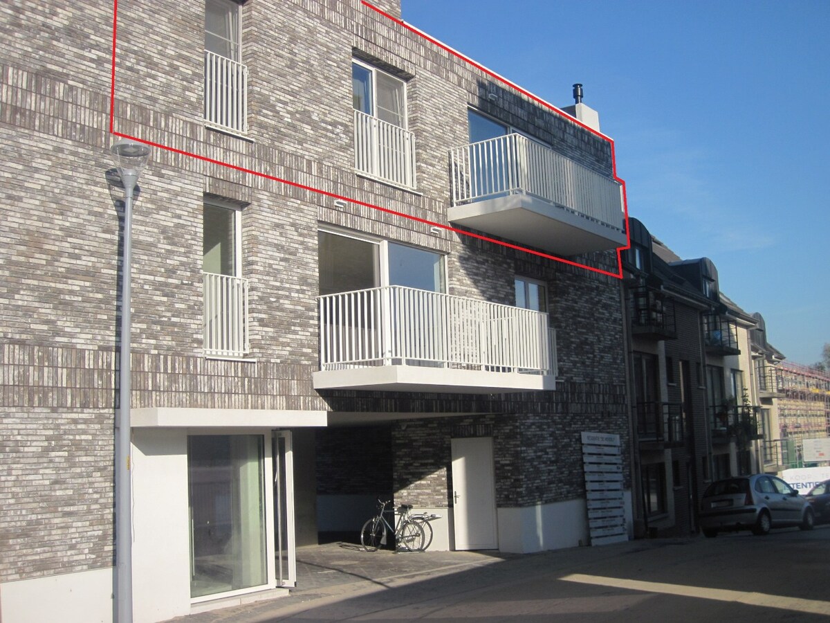 Ruim appartement in hartje Gavere. 