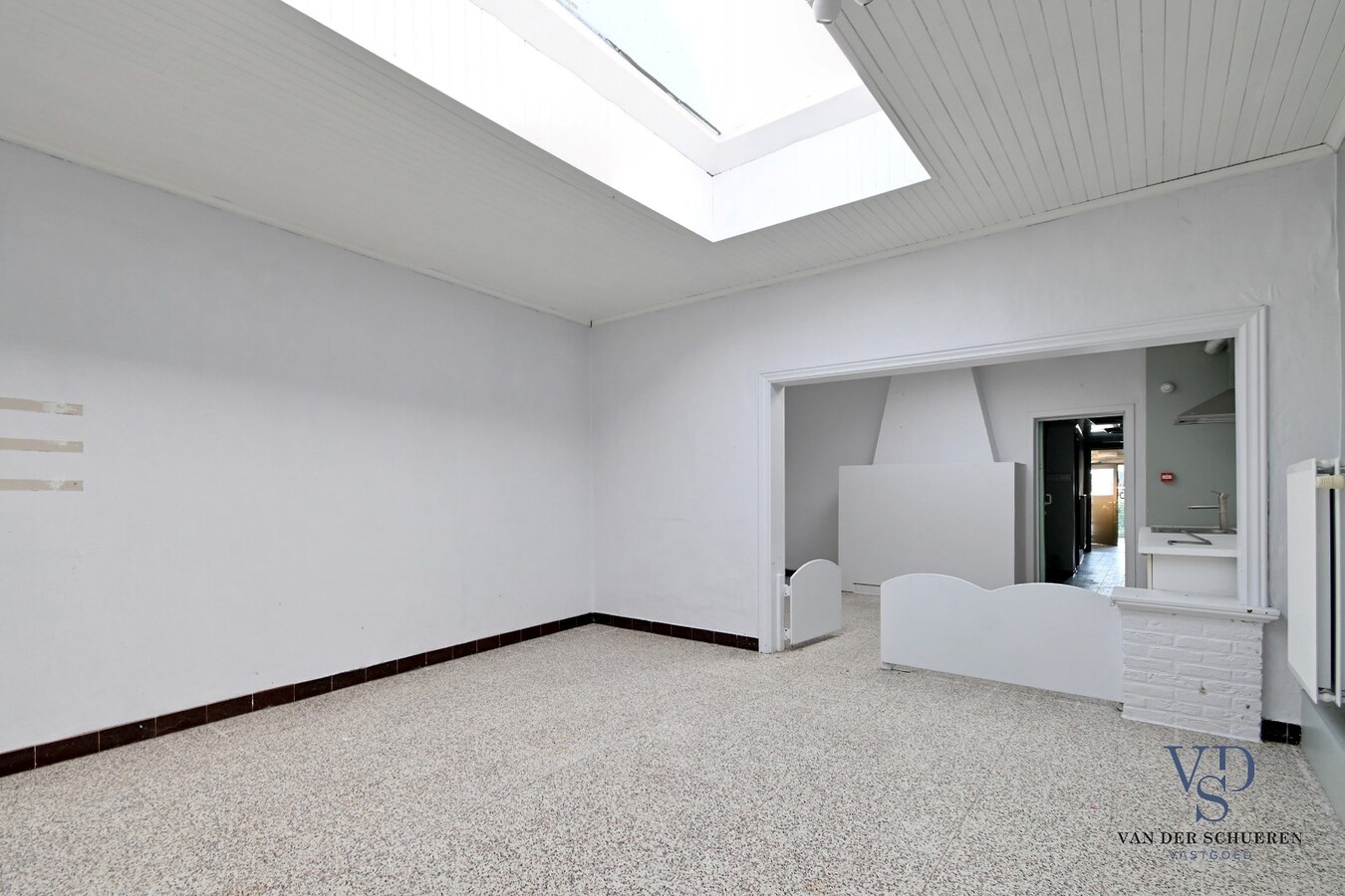 Uniek handelspand met woongedeelte in hartje Eine ! 