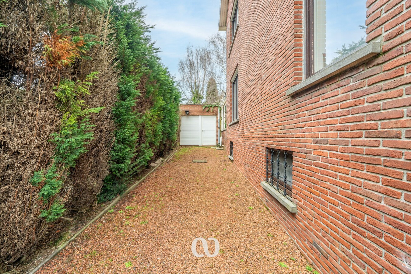 Stevige woning met prachtige tuin vlakbij centrum Oudenaarde 