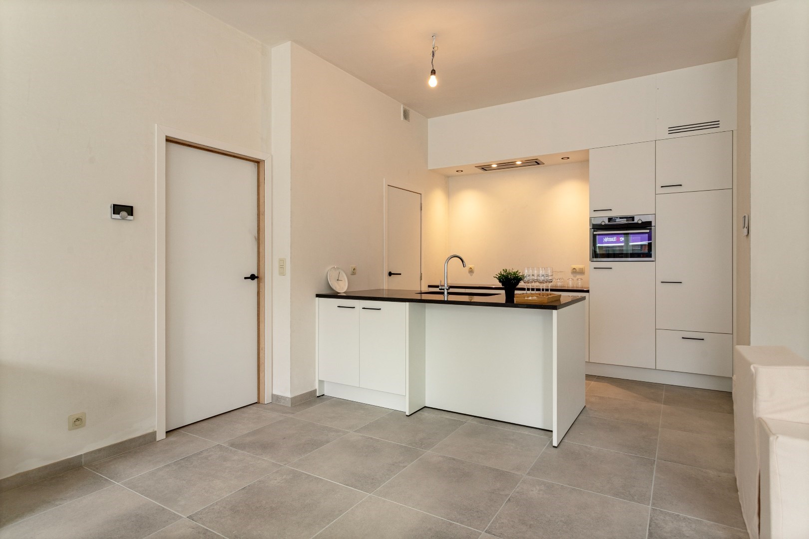 Volledig afgewerkt appartement met 2 slaapkamers en terras. 