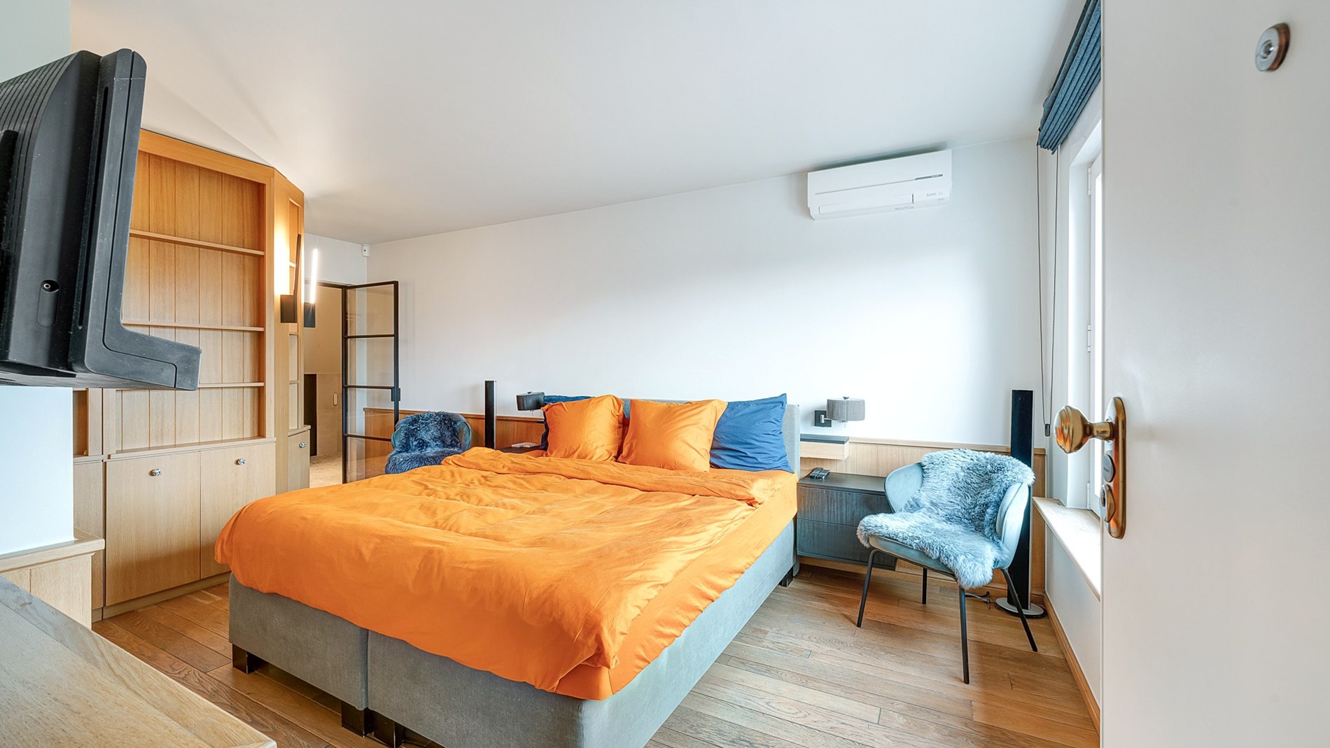 Schitterende villa met zwembad gelegen in residentiële wijk te Knokke. 